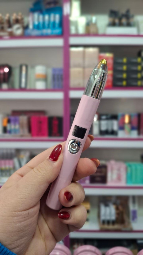 موزن تک سر بینی و ابرو