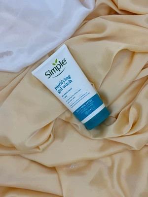 ژل شستوشوی صورت Simple Purifying Gel Wash