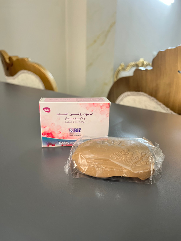 صابون روشنکننده و لایهبردار Exfoliating & Brightening Soap