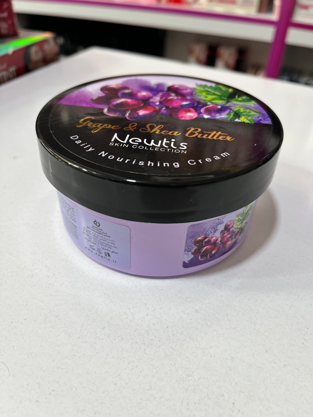 کرم مرطوبکننده و نرمکننده بدن نیوتیس Newtis Skin Collection 🧴